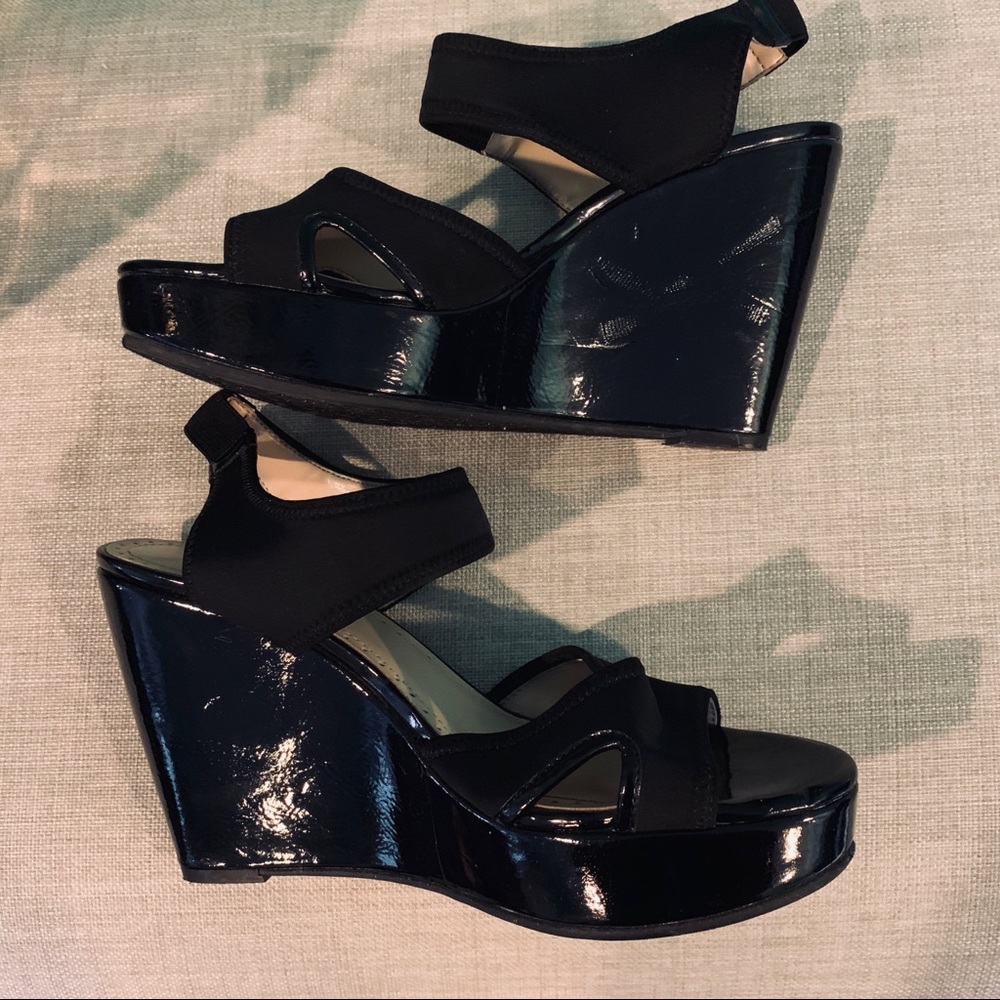 💖 Adrienne Vittadini Patent Wedge Sandal